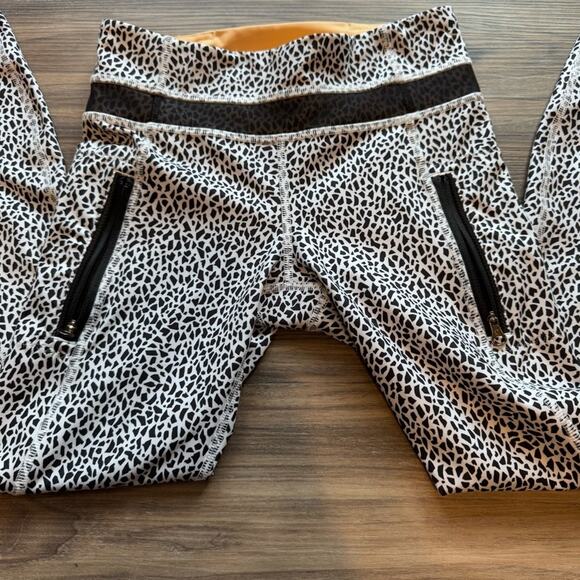 Lululemon inspire leggings miss mosaic white / black size 2 - Picture 6 of 9